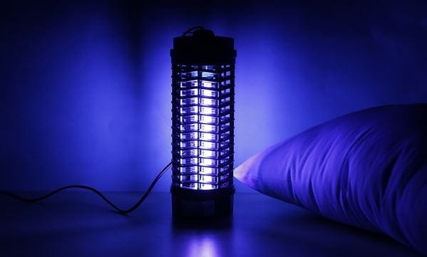 Đèn bắt muỗi không phát huy được tác dụng vào ban ngày