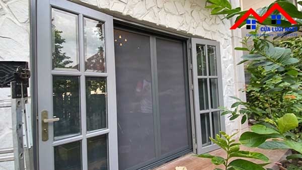 Chi tiết cửa lưới chống muỗi chú Công, Phú Mỹ Hưng, Quận 7