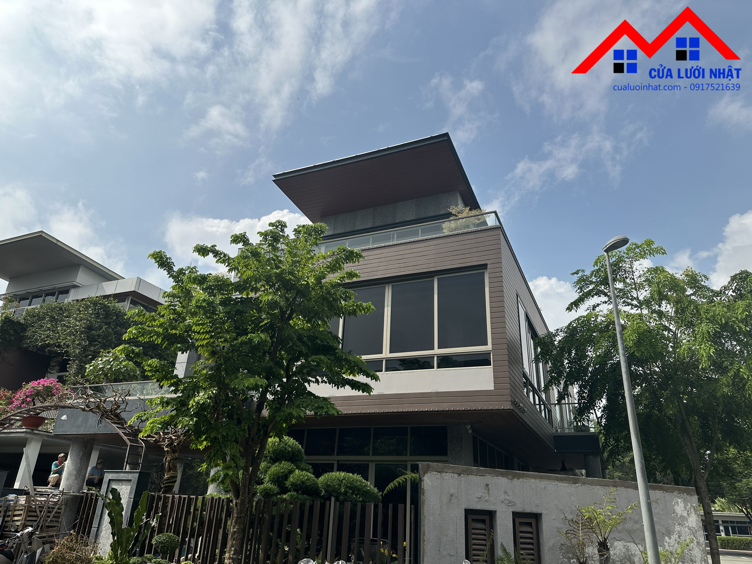 Công trình Cửa Lưới Chống Muỗi cho Biệt Thự