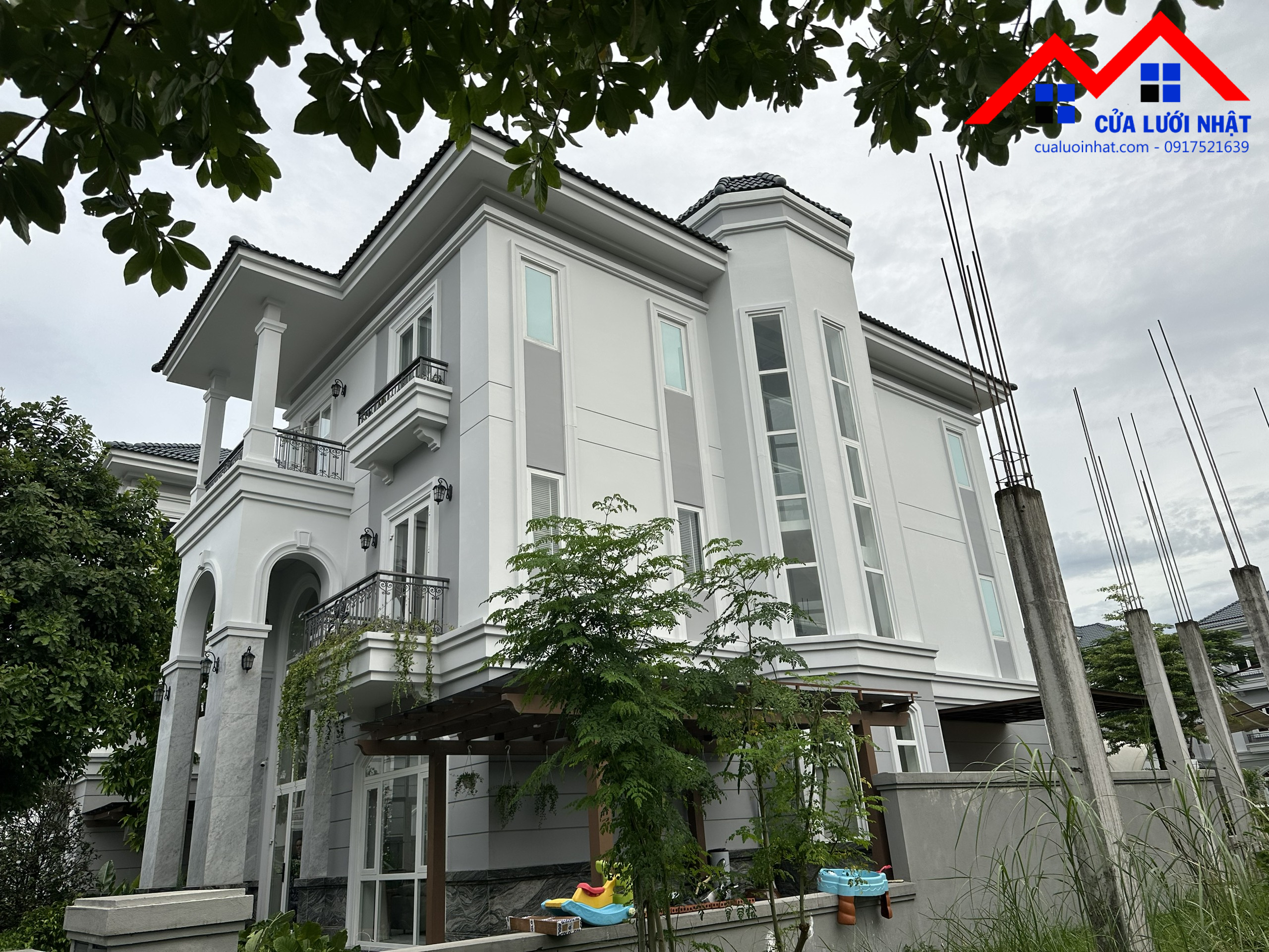 Công trình Cửa Lưới Chống Muỗi cho Biệt Thự